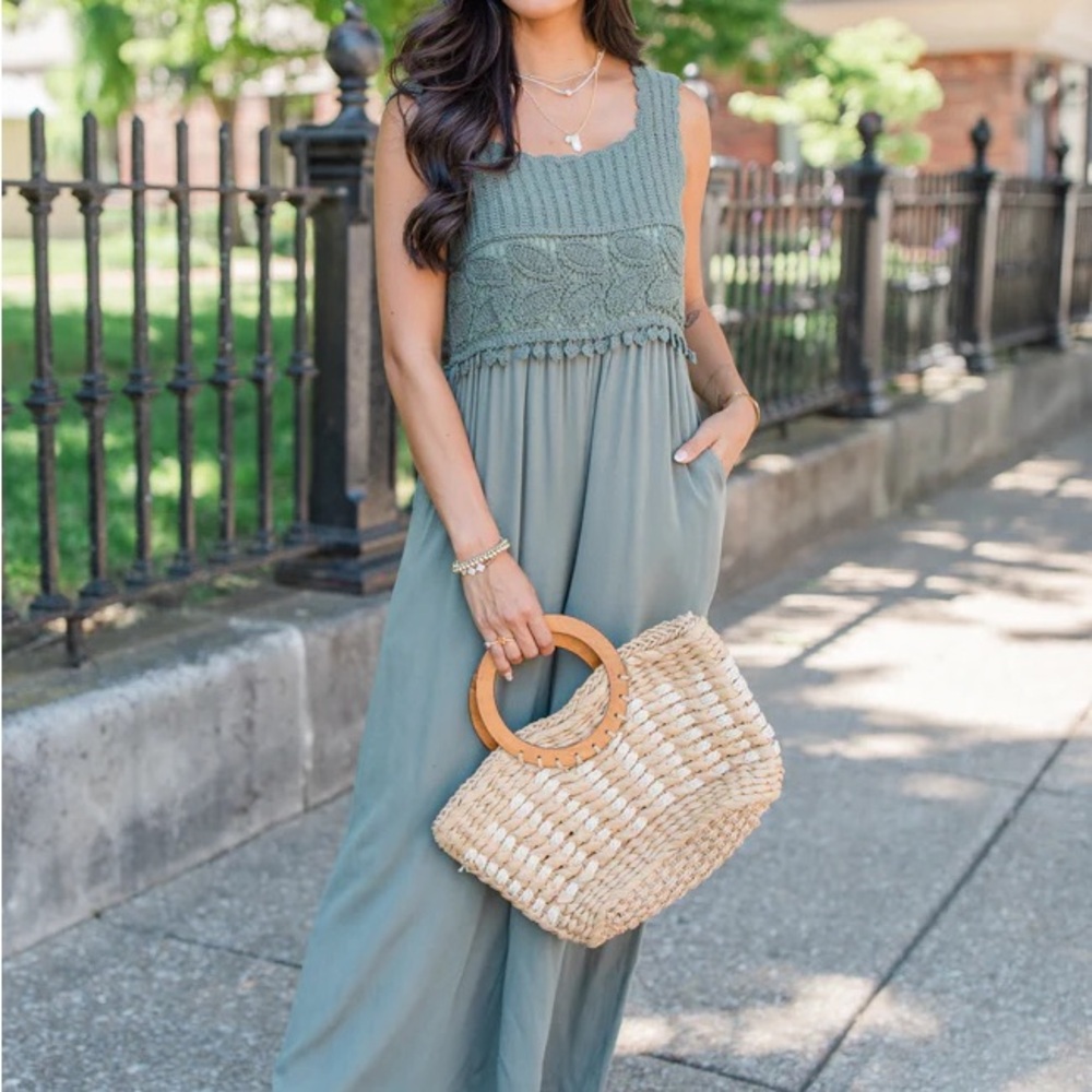 Elegant Green Sleeveless Dress